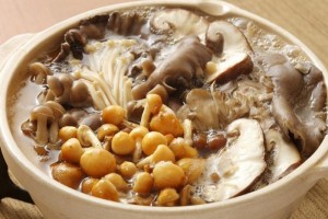 Cả tuần ăn thịt cá, cuối tuần này cả nhà mình ăn lẩu nấm chay thanh đạm nhé!